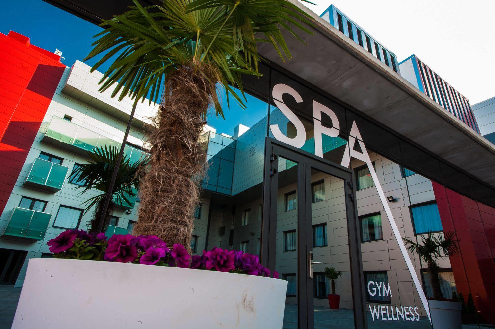 Hotel & Spa Ciudad De Binéfar Екстериор снимка